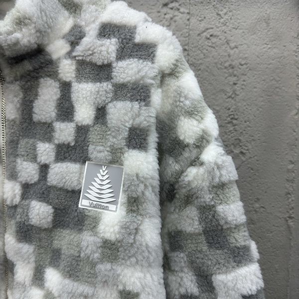 【LVSKIモコモコ温か】★ルイヴィトン★Fleece ブルゾン 偽物 1AGK11